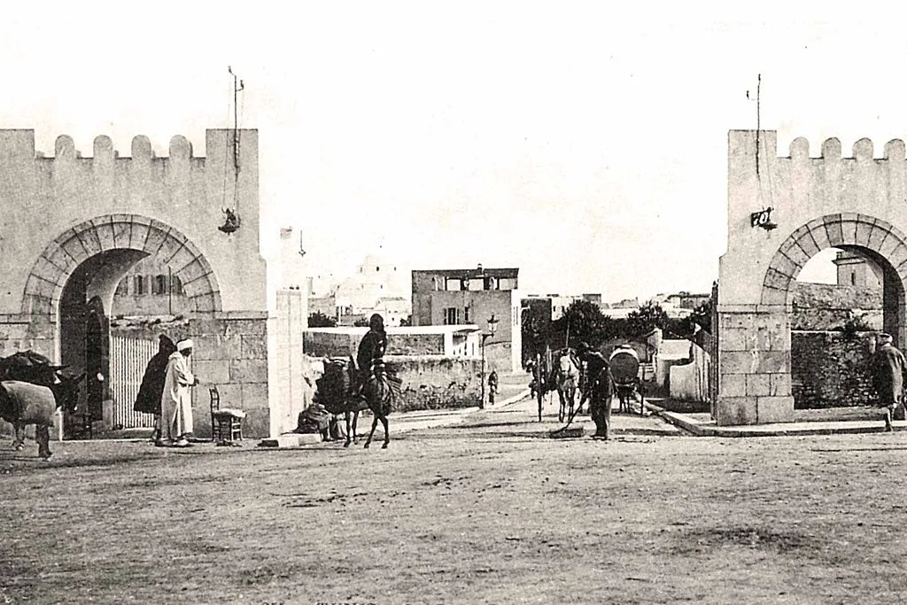 1024px-Tunis_bab_bnet_1914