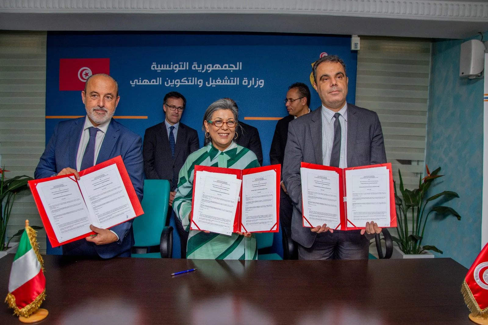 Embauche jeunes Tunisiens entreprises Italiennes secteur construction