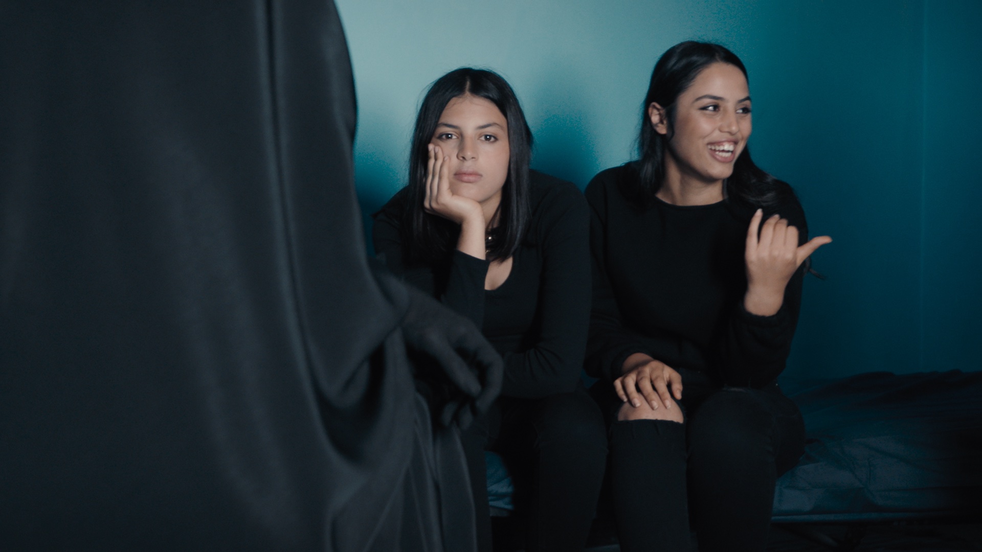 FOUR DAUGHTERS Documentaire Acclamé Réalisé Nominée Oscars Kaouther Ben Hania